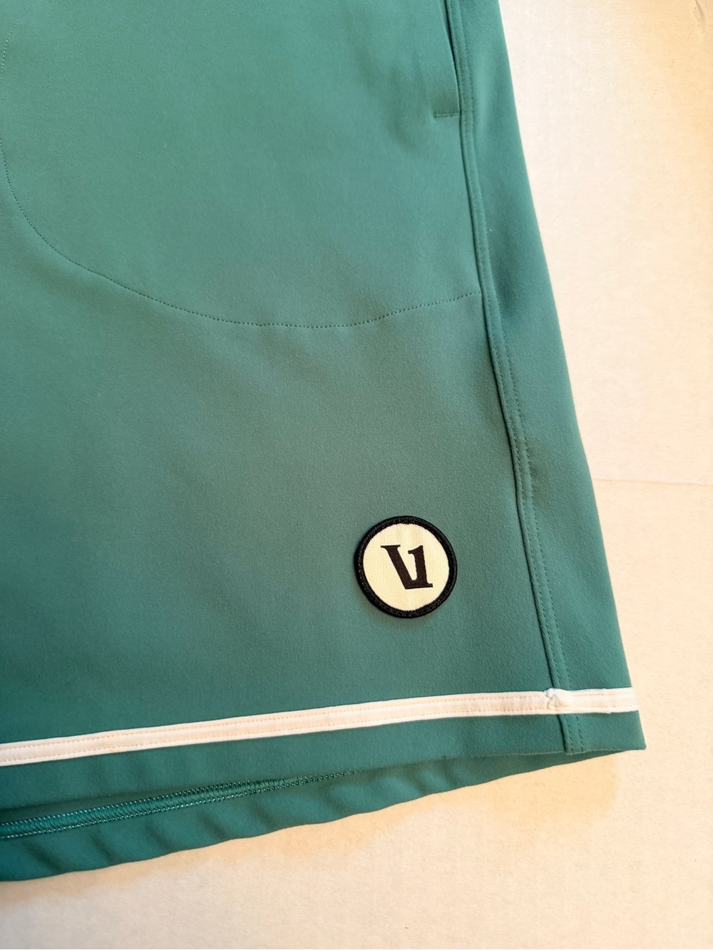 Vuori Women’s Medium Volley Dress Bright Green Pockets Logo #VW604 Tennis Casual - Picture 4 of 10